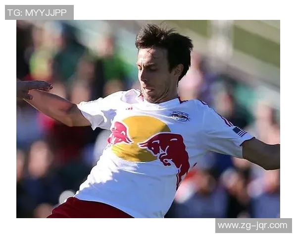 足球明星的饮料选择揭秘:他们如何通过饮品提升竞技状态与恢复能力